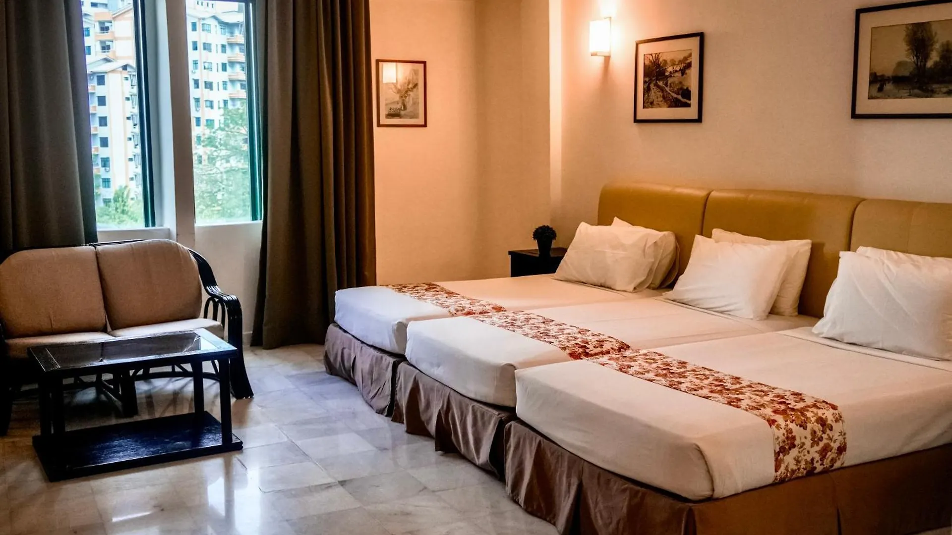 Stallions Suite Jelutong 3*,