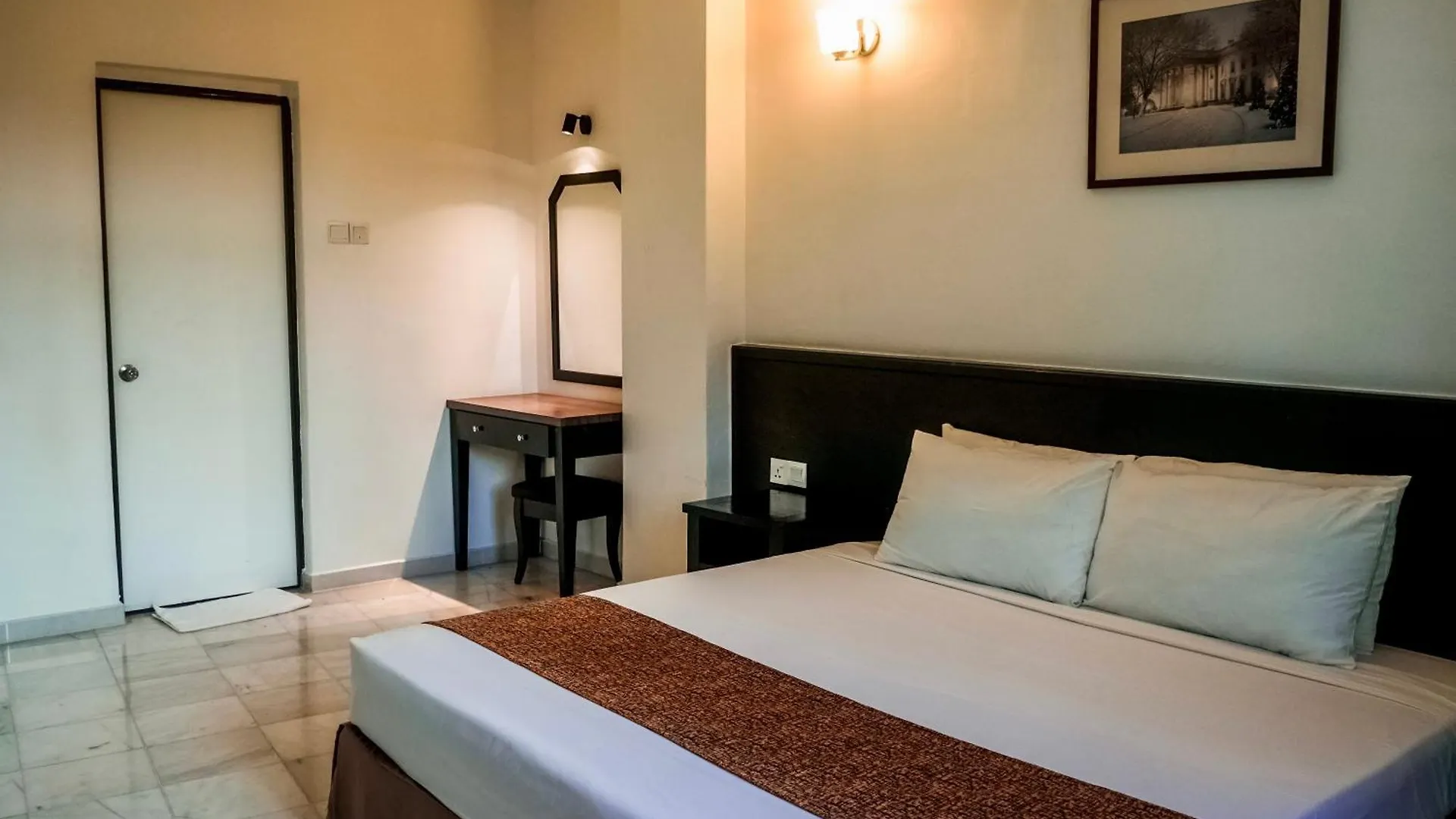 Stallions Suite Jelutong Otel